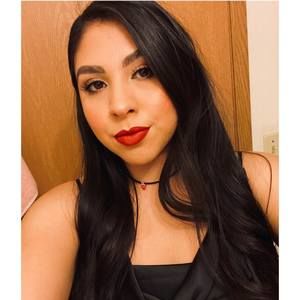 Meet your Posher, Carolina